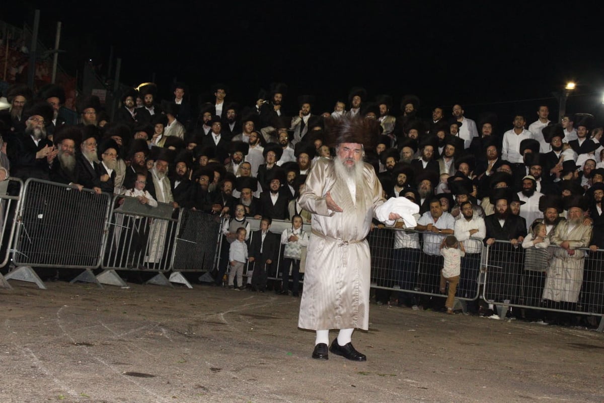 בראשות הרבי: הלעלובר'ס כבשו את מירון