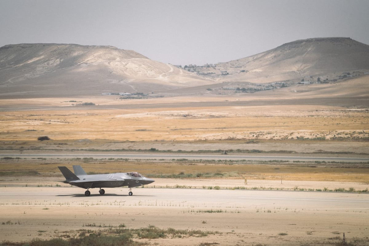 לראשונה: מטוסי F35 מתרגלים מלחמה • צפו