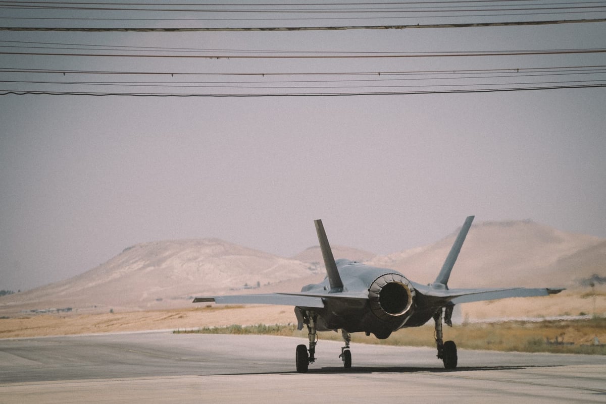 לראשונה: מטוסי F35 מתרגלים מלחמה • צפו