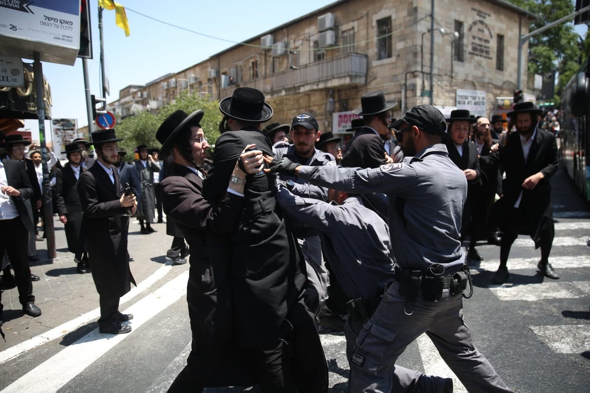 הפגנה אלימה בירושלים בעקבות מעצר הבנות