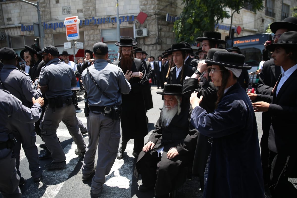 הפגנה אלימה בירושלים בעקבות מעצר הבנות