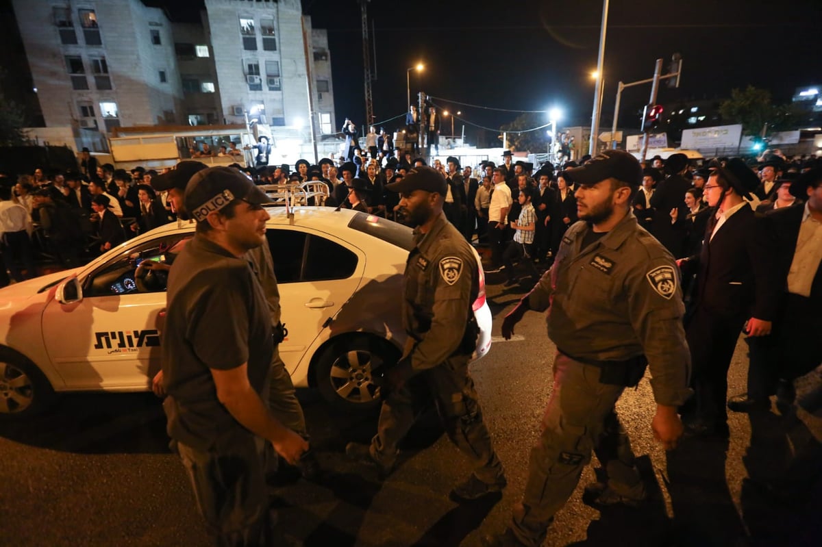 תיעוד: הפגנה סוערת בירושלים במחאה על גיוס בנות