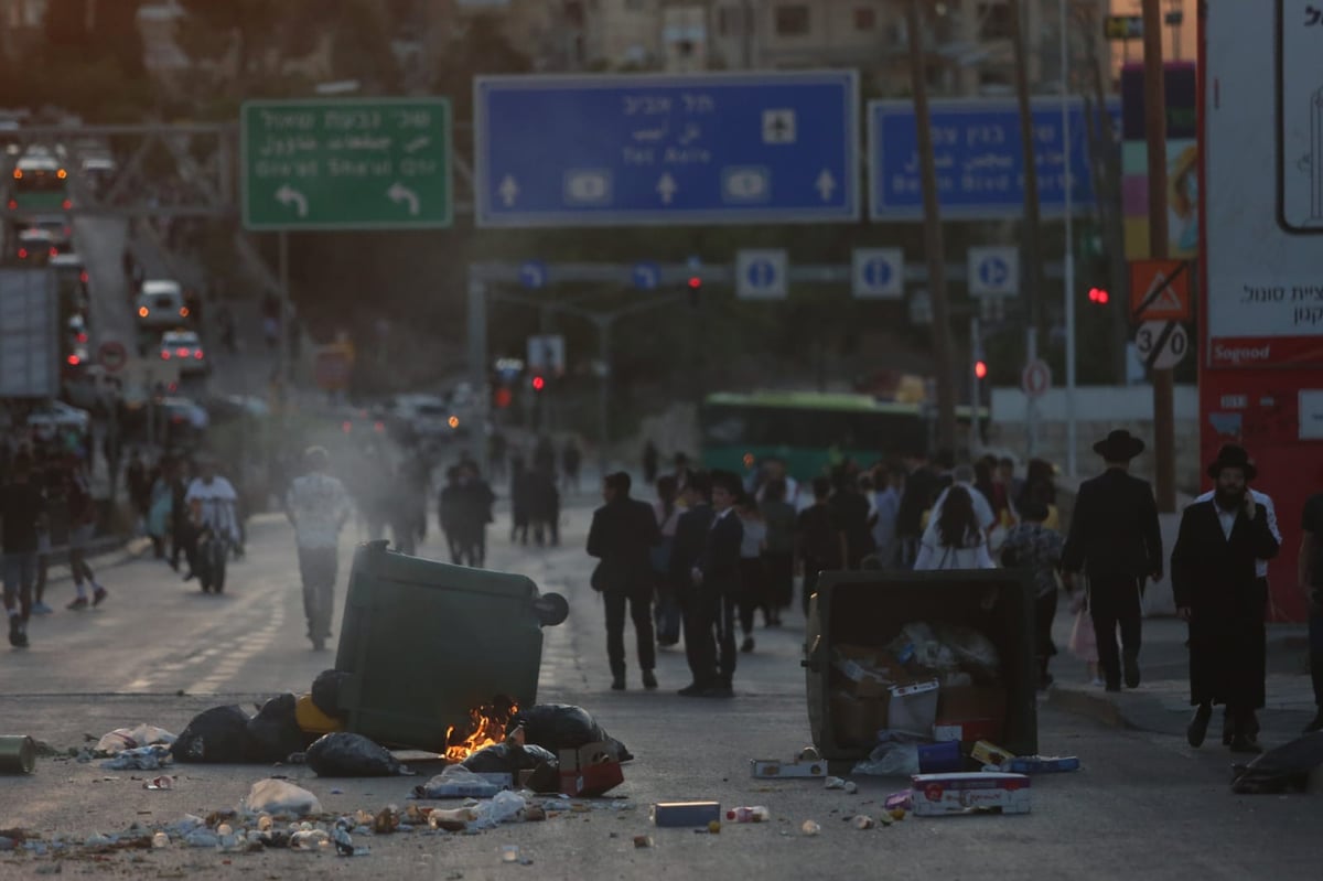 ירושלים: החרדי הפגין לצד האתיופים • צפו