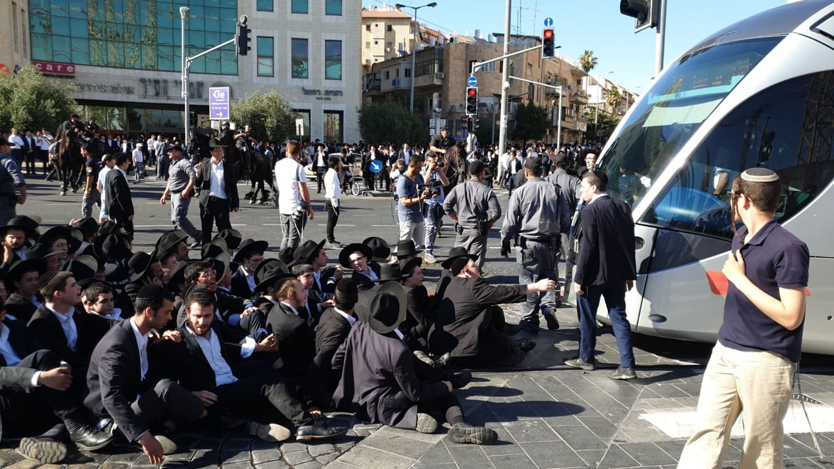 הפגנת 'הפלג' בירושלים: עימותים עם שוטרים; 22 עצורים