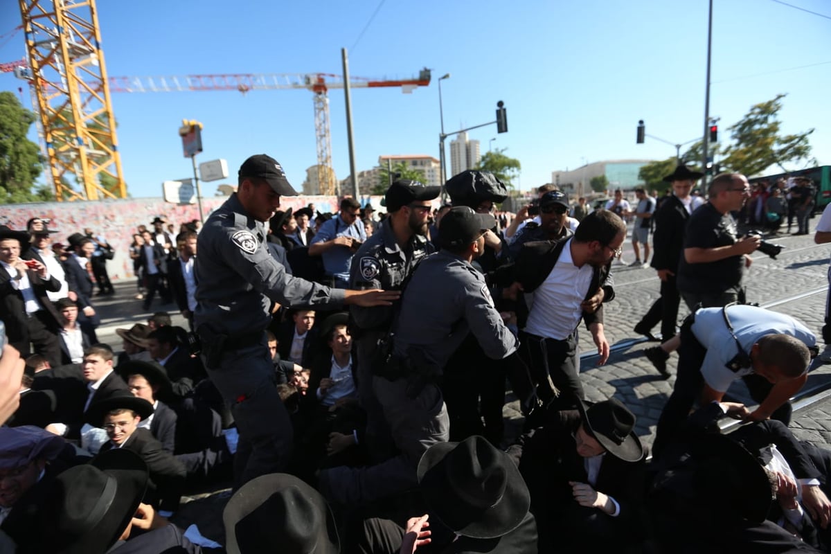 הפגנת 'הפלג' בירושלים: עימותים עם שוטרים; 22 עצורים