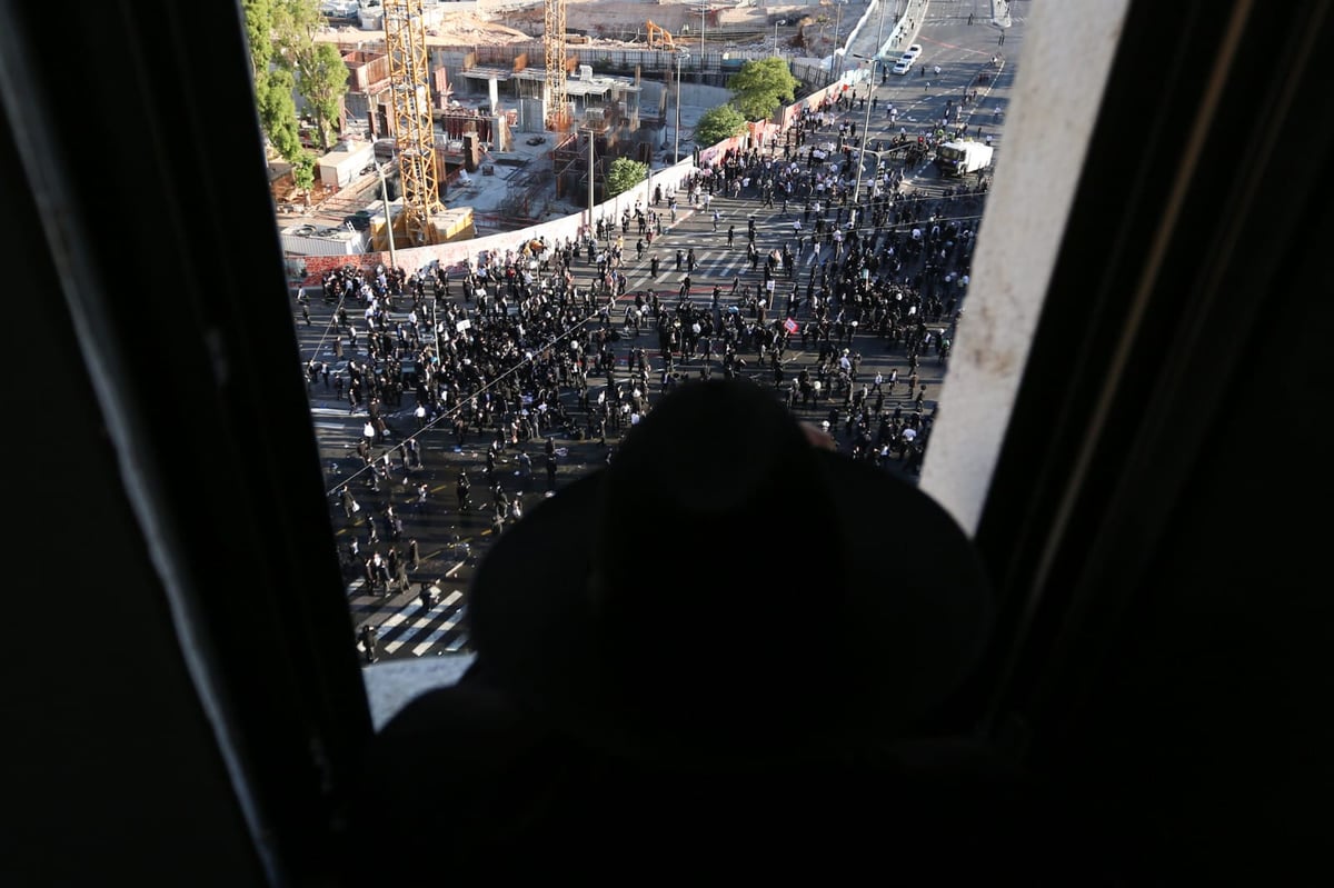 הפגנת 'הפלג' בירושלים: עימותים עם שוטרים; 22 עצורים