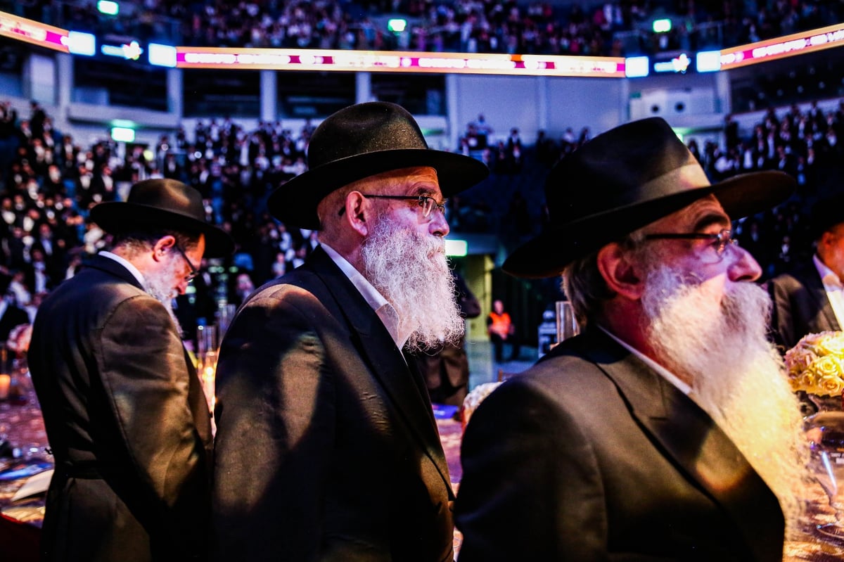 15,000 חסידי חב"ד התלכדו בהתוועדות הגדולה בעולם