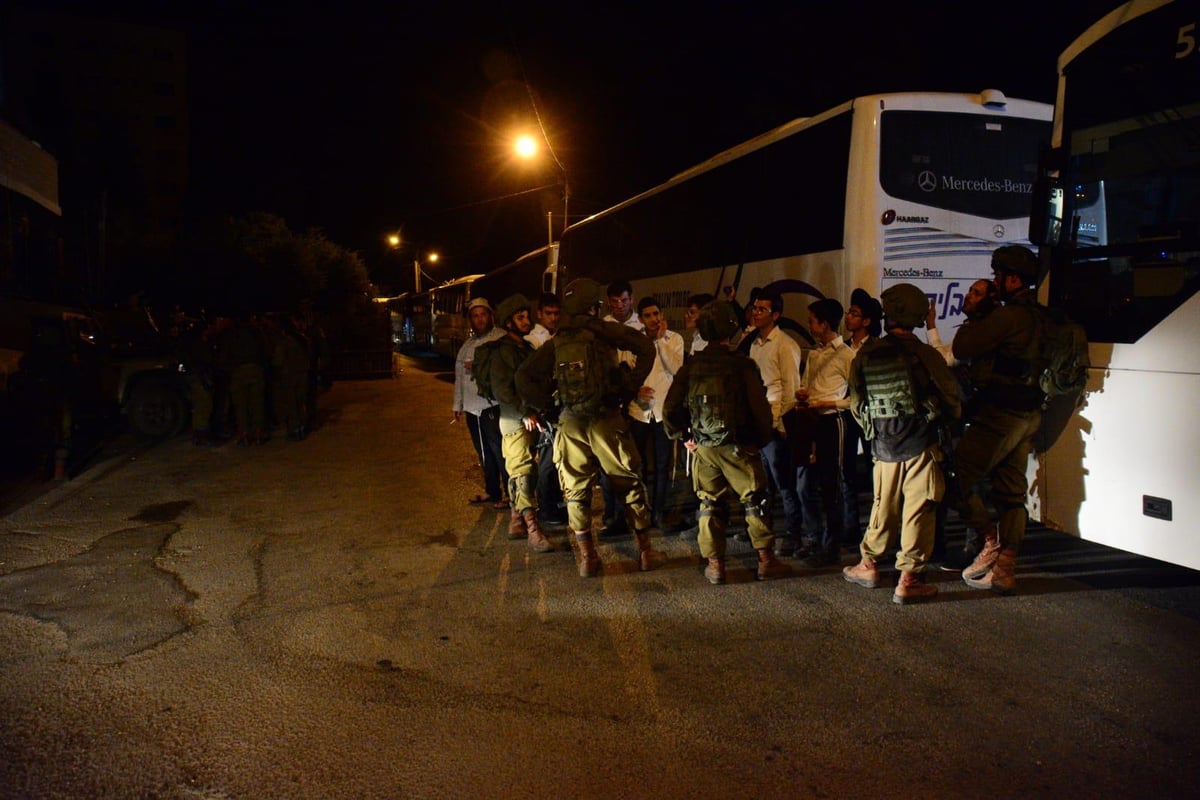 כ-3,500 מתפללים נכנסו לקבר יוסף • תיעוד