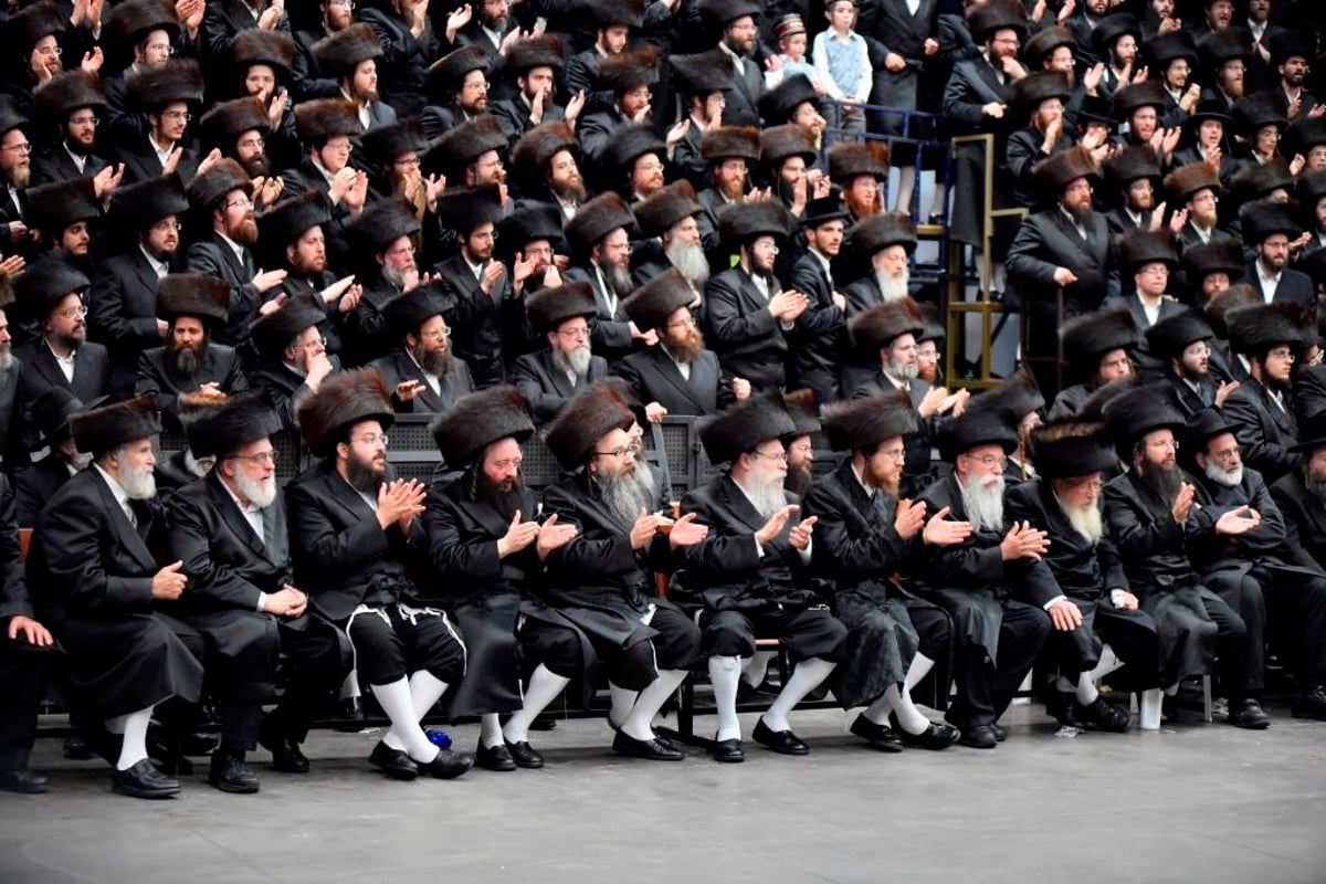 החתן והכלה רקדו ב"מצווה טאנץ"  •  תיעוד