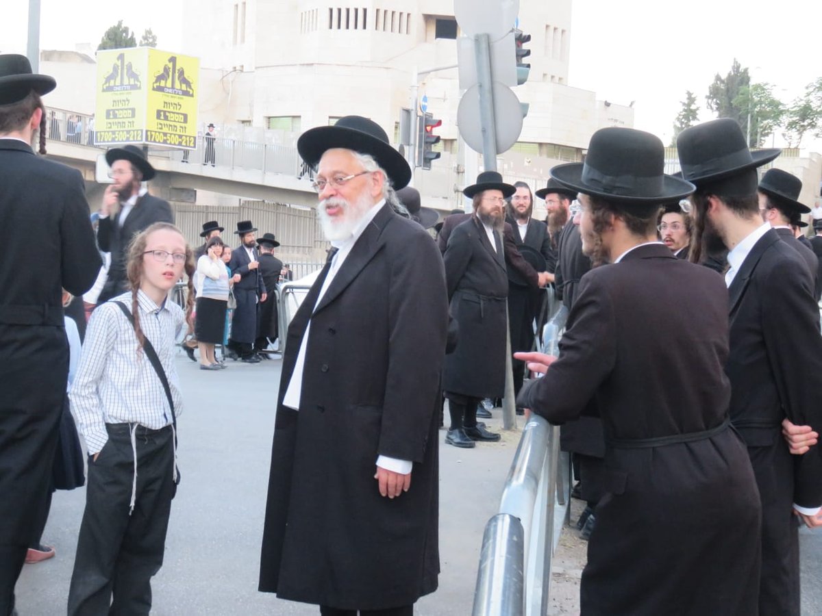 ללא אלימות? מאות מפגינים בסדרת מחאות נגד העסקן