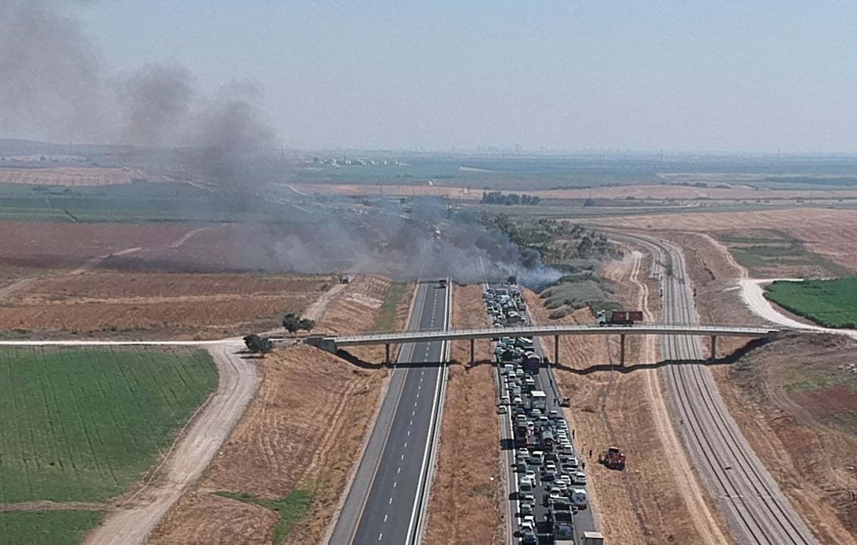 מדהים: כך נראה פקק בכביש 6 - מהאוויר