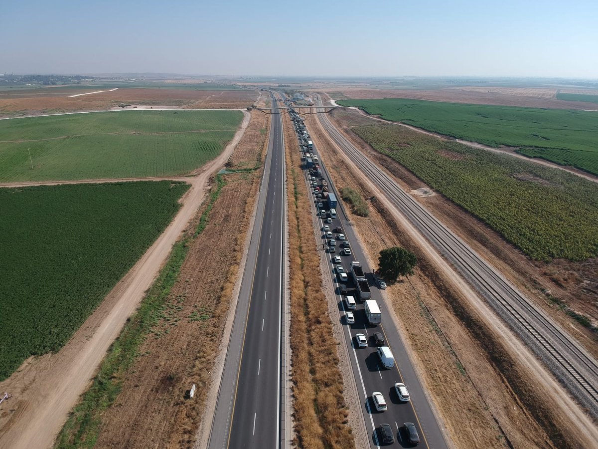 מדהים: כך נראה פקק בכביש 6 - מהאוויר