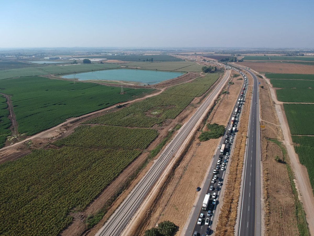 מדהים: כך נראה פקק בכביש 6 - מהאוויר