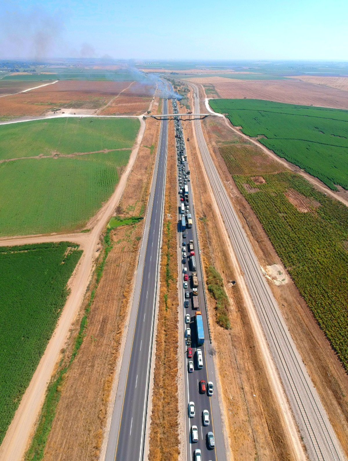 מדהים: כך נראה פקק בכביש 6 - מהאוויר