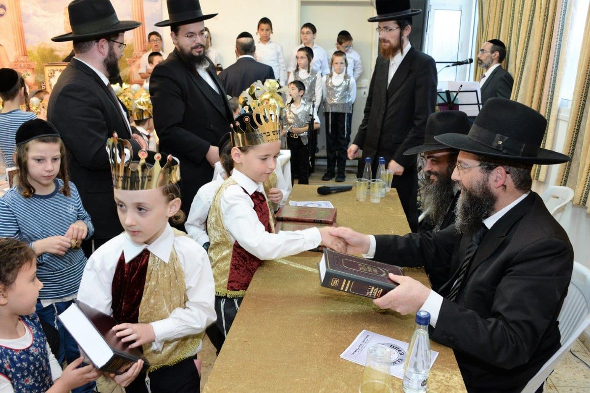 בקריית אתא חגגו מסיבת חומש • גלריה