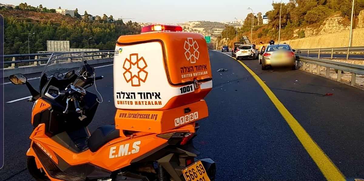 תיעוד מחריד: תאונת פגע וברח בכביש 1