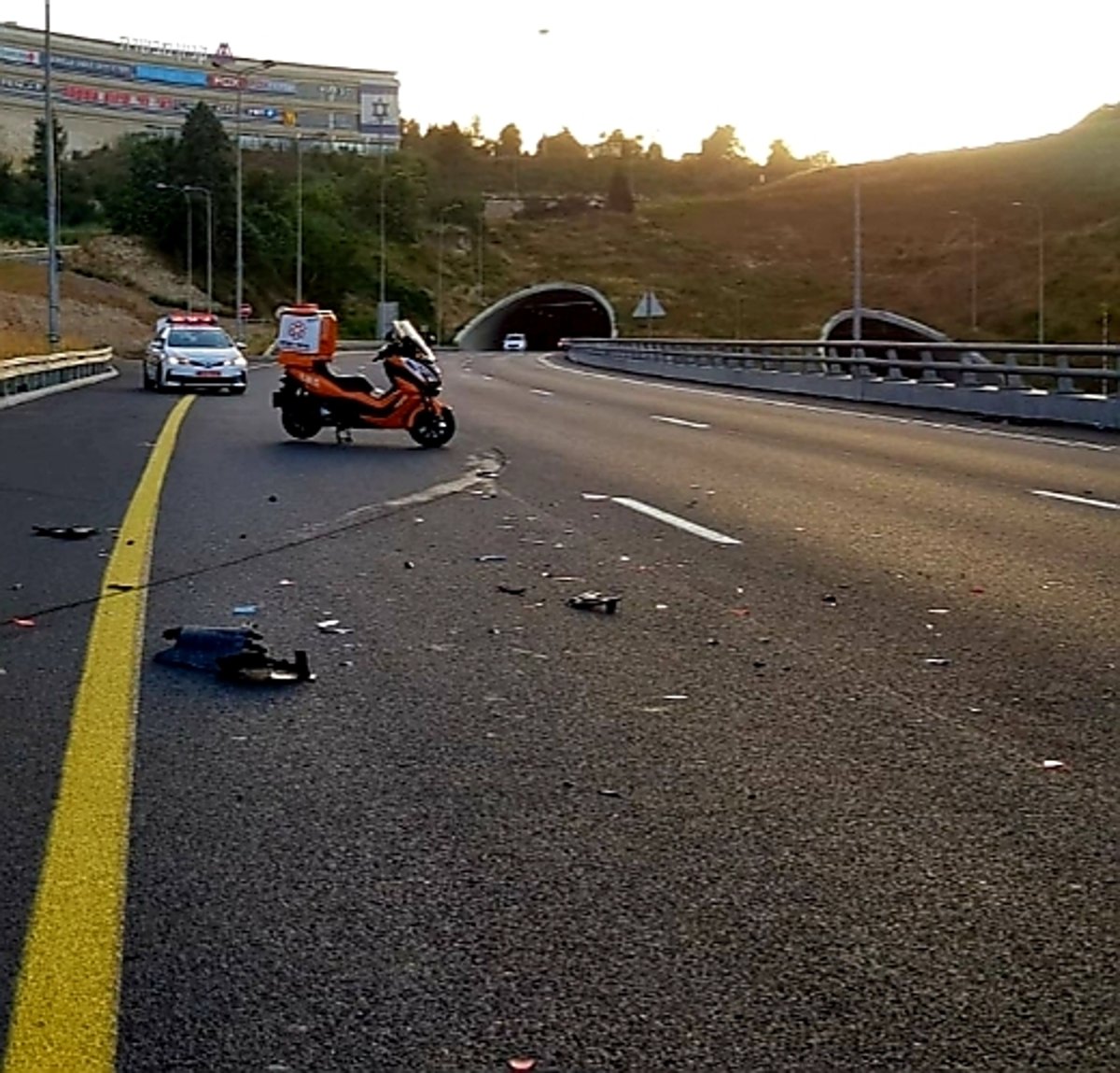 תיעוד מחריד: תאונת פגע וברח בכביש 1