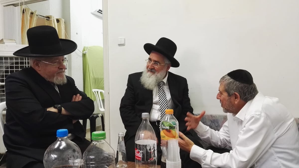 ראש לשכתו של הראש"ל ישב 'שבעה' • צפו