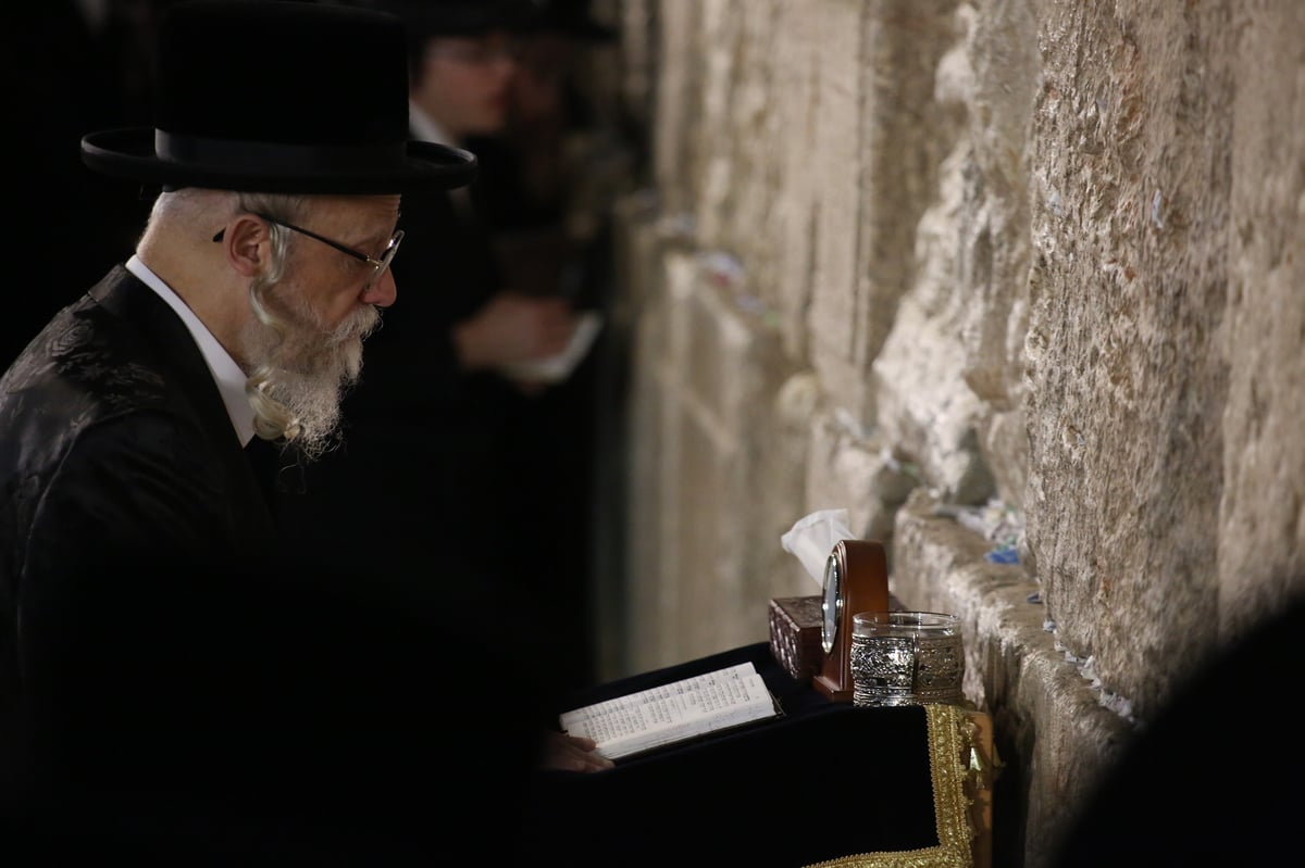 לרגל ה'יארצייט': האדמו"ר מסערט ויז'ניץ - בכותל