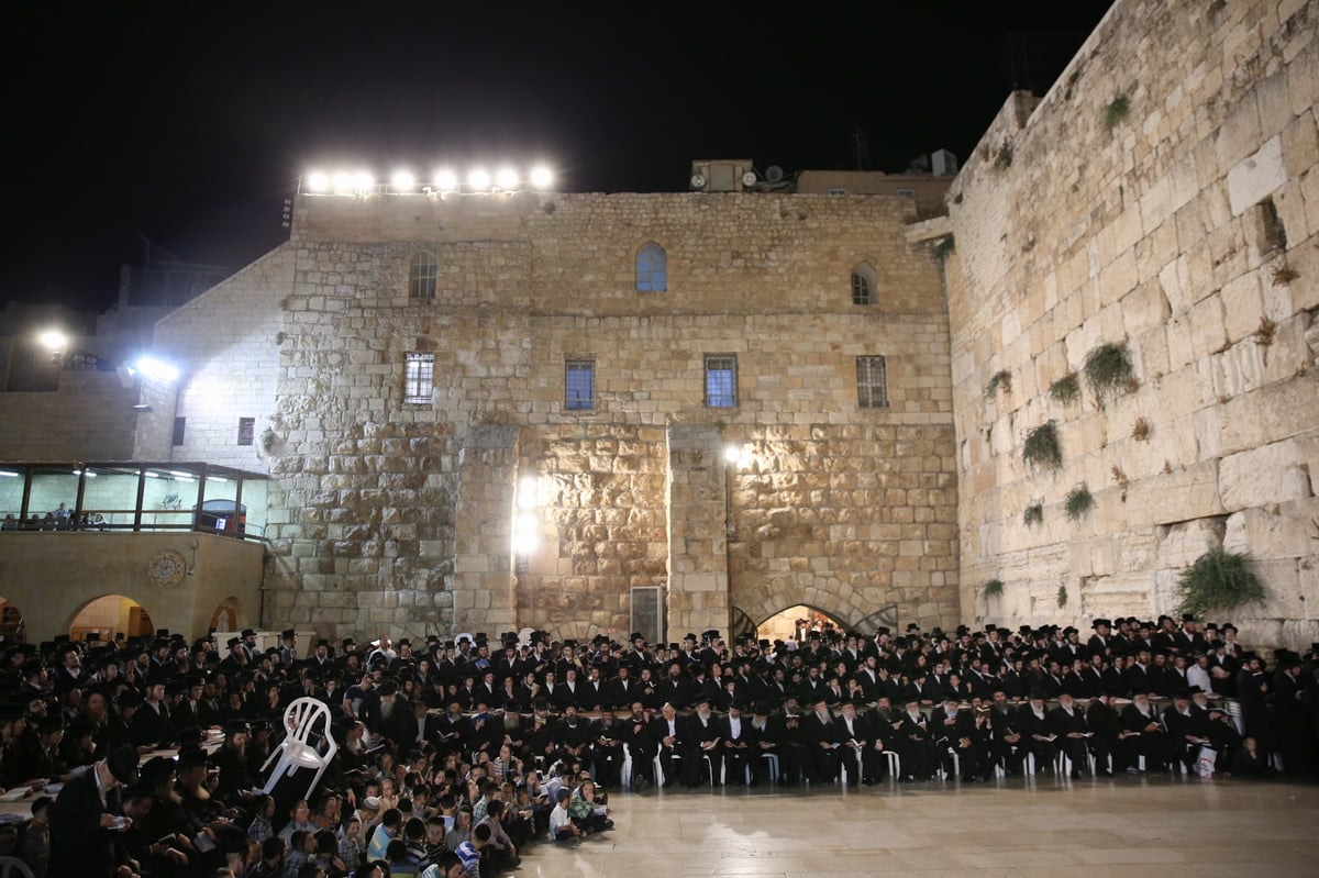 לרגל ה'יארצייט': האדמו"ר מסערט ויז'ניץ - בכותל