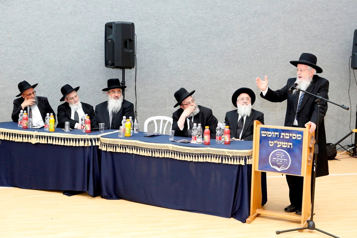 כך חגגו 'מסיבת חומש' בחיידר לבני אברכים ספרדים • צפו