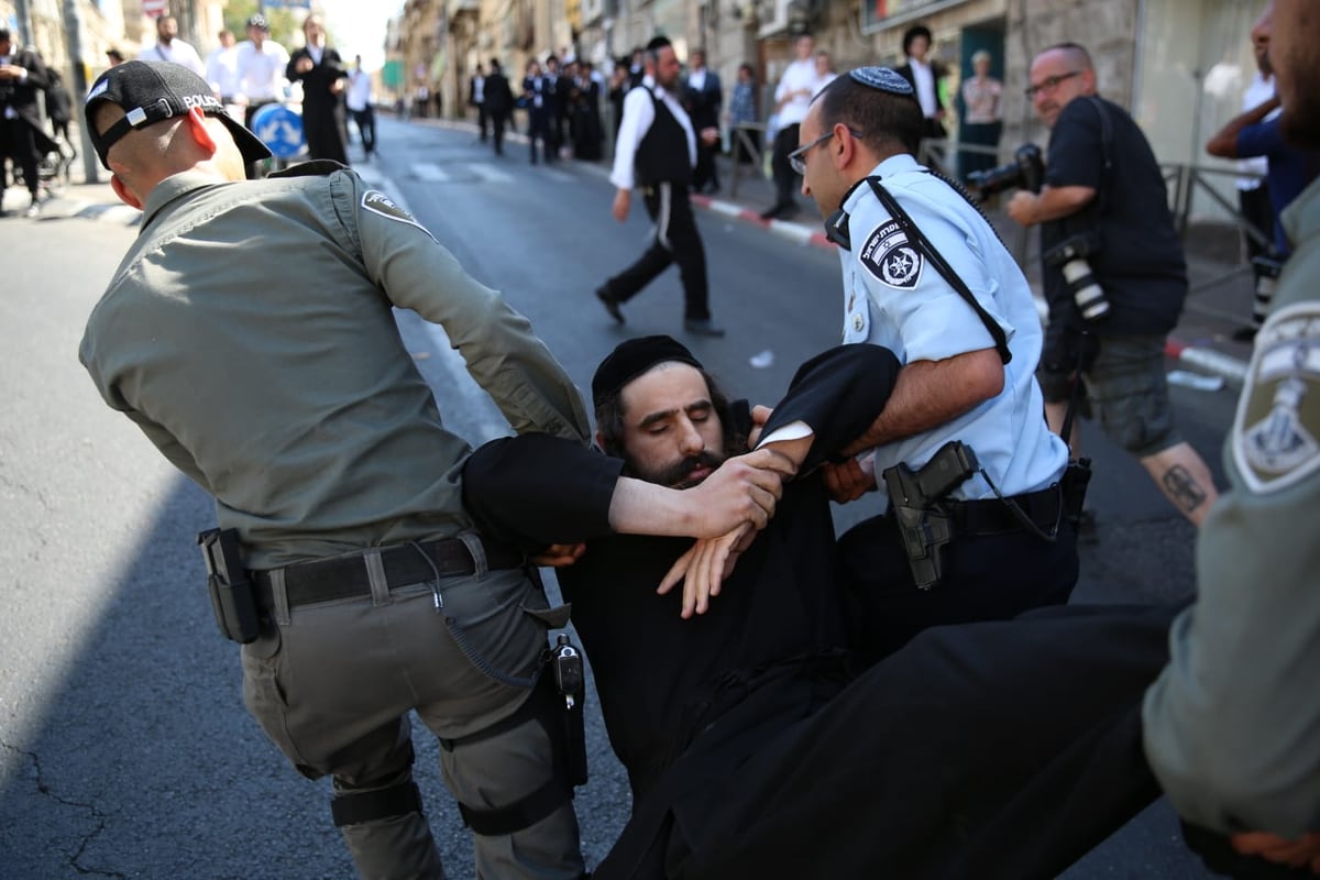 בעקבות מעצר העריק: חסימת כבישים בירושלים - 6 נעצרו