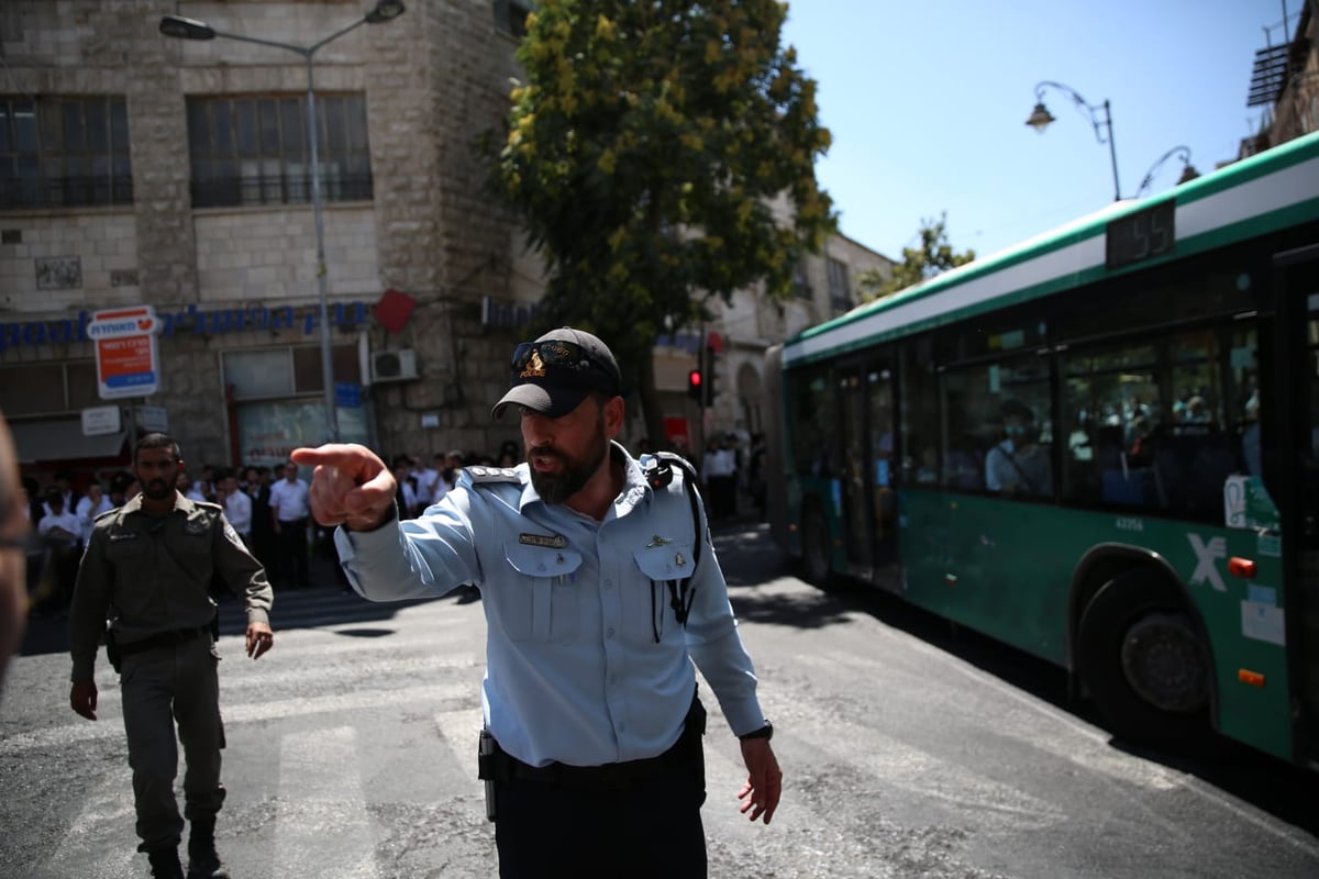 בעקבות מעצר העריק: חסימת כבישים בירושלים - 6 נעצרו