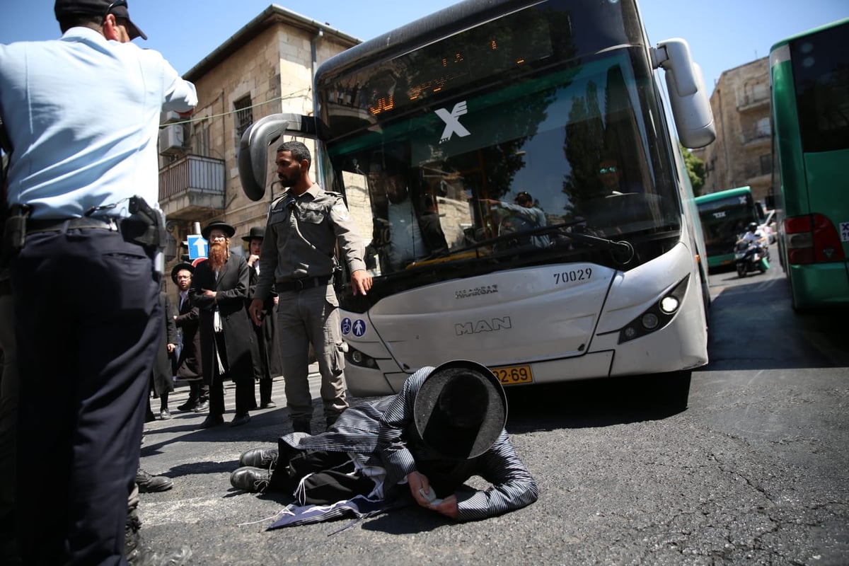 בעקבות מעצר העריק: חסימת כבישים בירושלים - 6 נעצרו