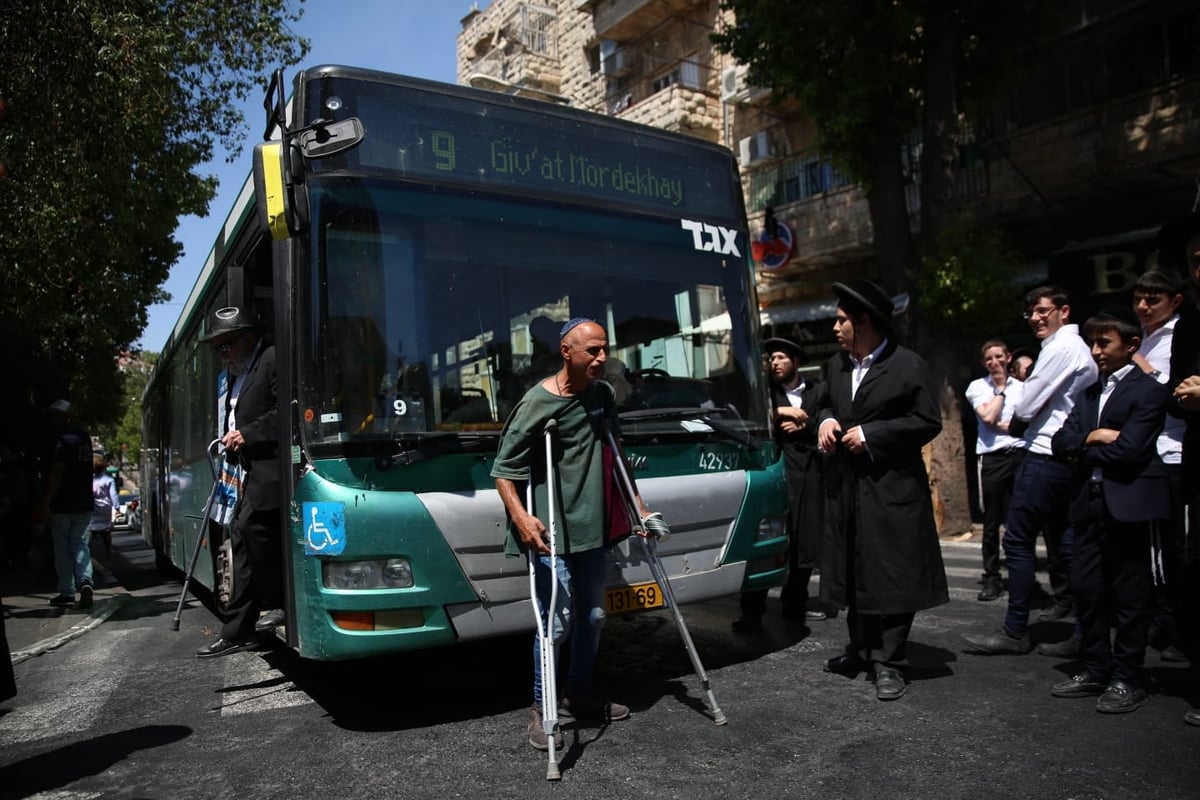 בעקבות מעצר העריק: חסימת כבישים בירושלים - 6 נעצרו