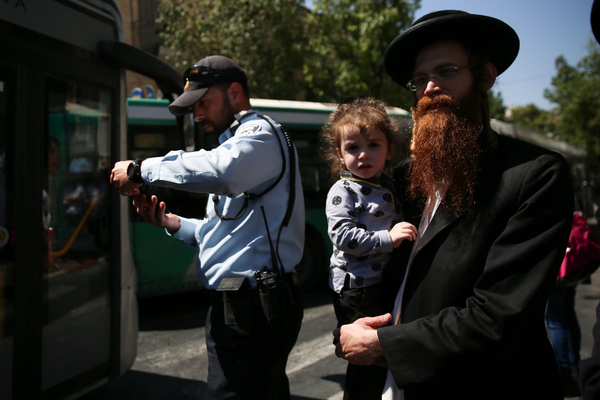 בעקבות מעצר העריק: חסימת כבישים בירושלים - 6 נעצרו