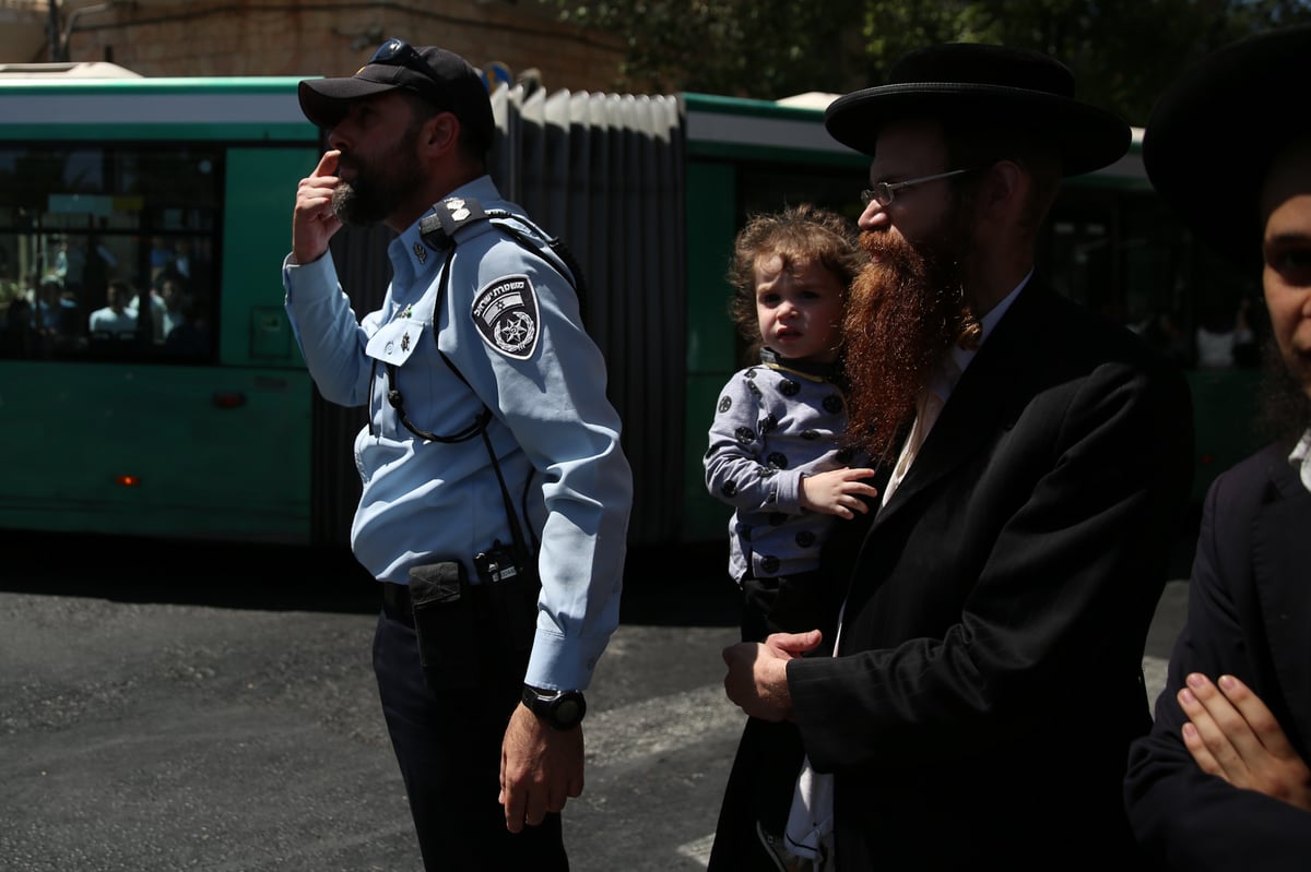 בעקבות מעצר העריק: חסימת כבישים בירושלים - 6 נעצרו