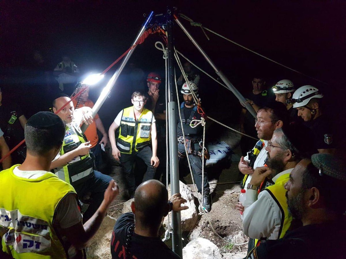 צפו: כך חילצו את החרדי שטבע בבור המים