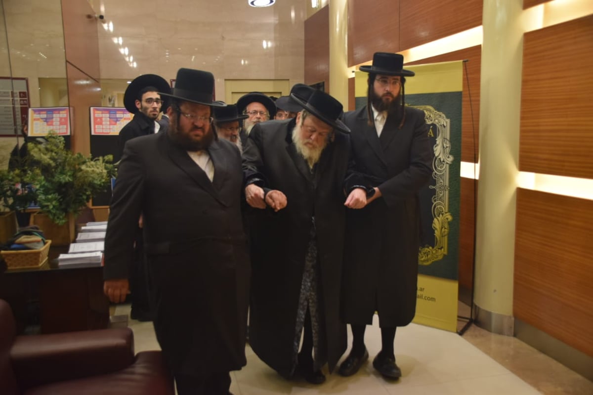 האדמו"ר מתולדות אברהם יצחק בסיום הרמב"ם בחב"ד