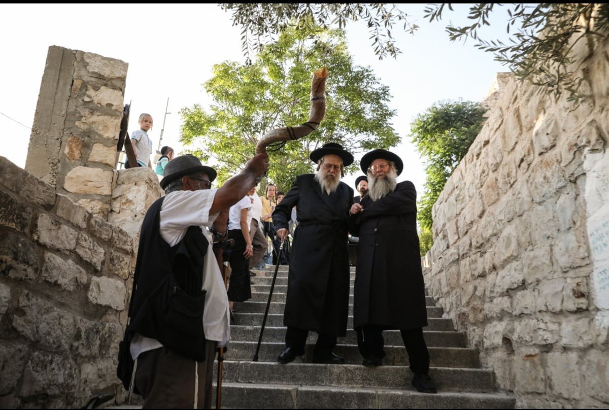 אלפים בהילולת האר"י הקדוש בעיר צפת