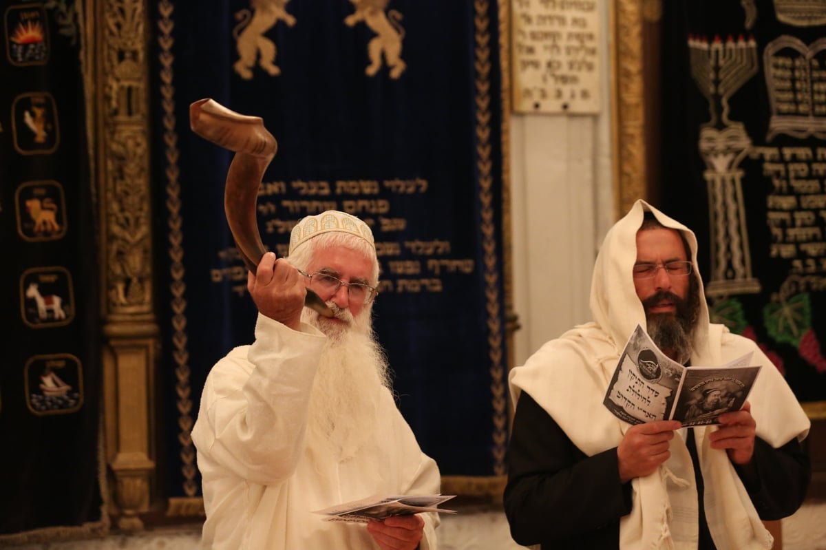 אלפים בהילולת האר"י הקדוש בעיר צפת