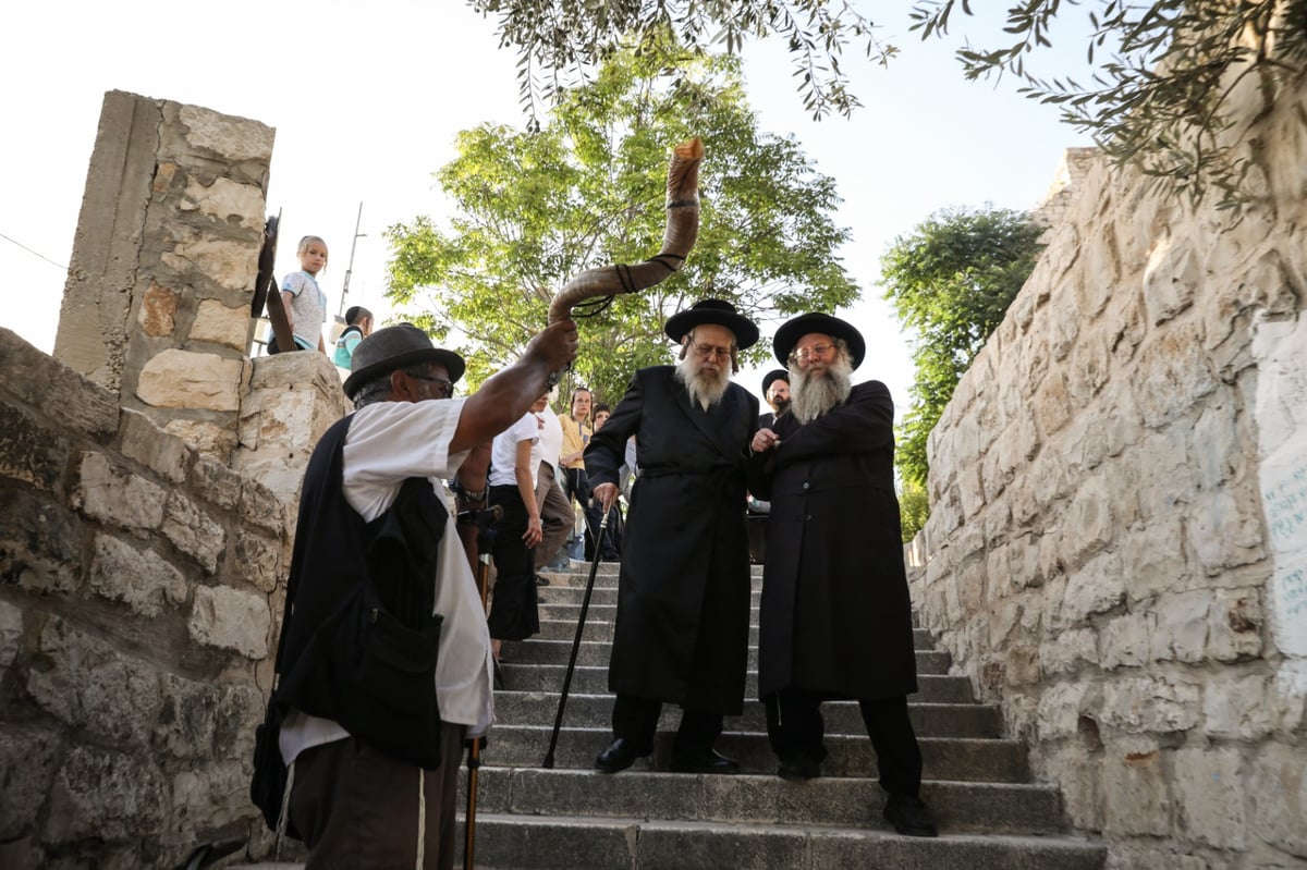 אלפים בהילולת האר"י הקדוש בעיר צפת