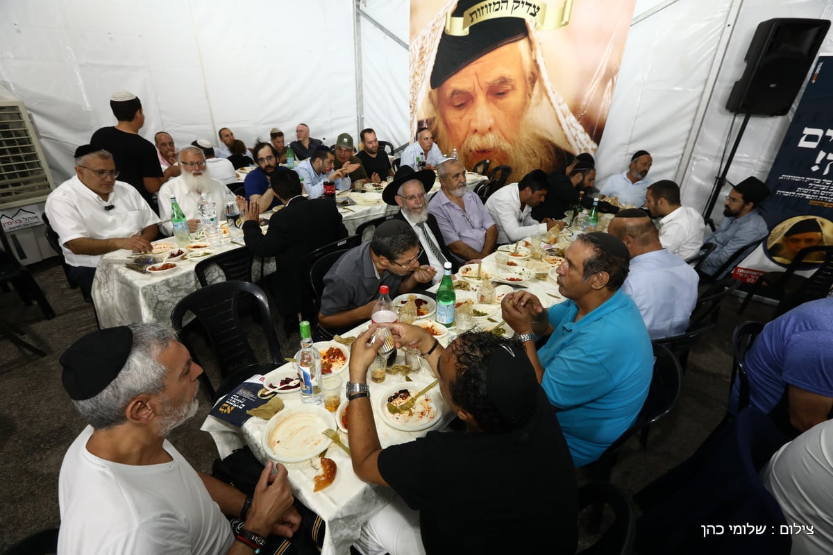 תיעוד: הילולת 'צדיק המזוזות' הגר"מ בן טוב