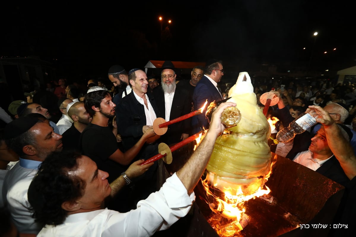 תיעוד: הילולת 'צדיק המזוזות' הגר"מ בן טוב