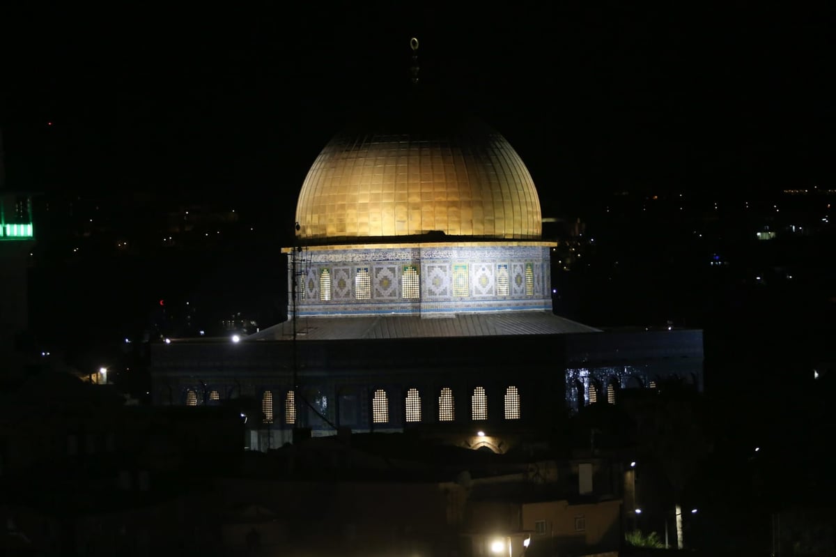 מבט מלמעלה: האבל על חורבן הבית, בכותל