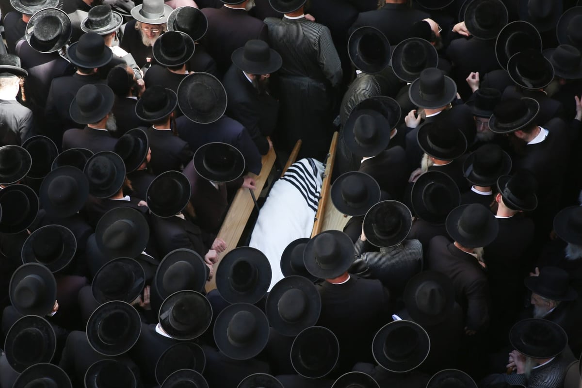 בהלווית ידידו הגרמ"א שיינברגר: גאב"ד 'העדה' מירר בבכי