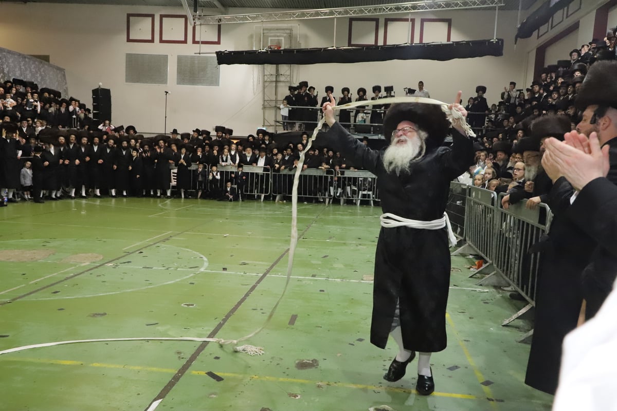 צפו: נישואי בן האדמו"ר מנדבורנה ירושלים