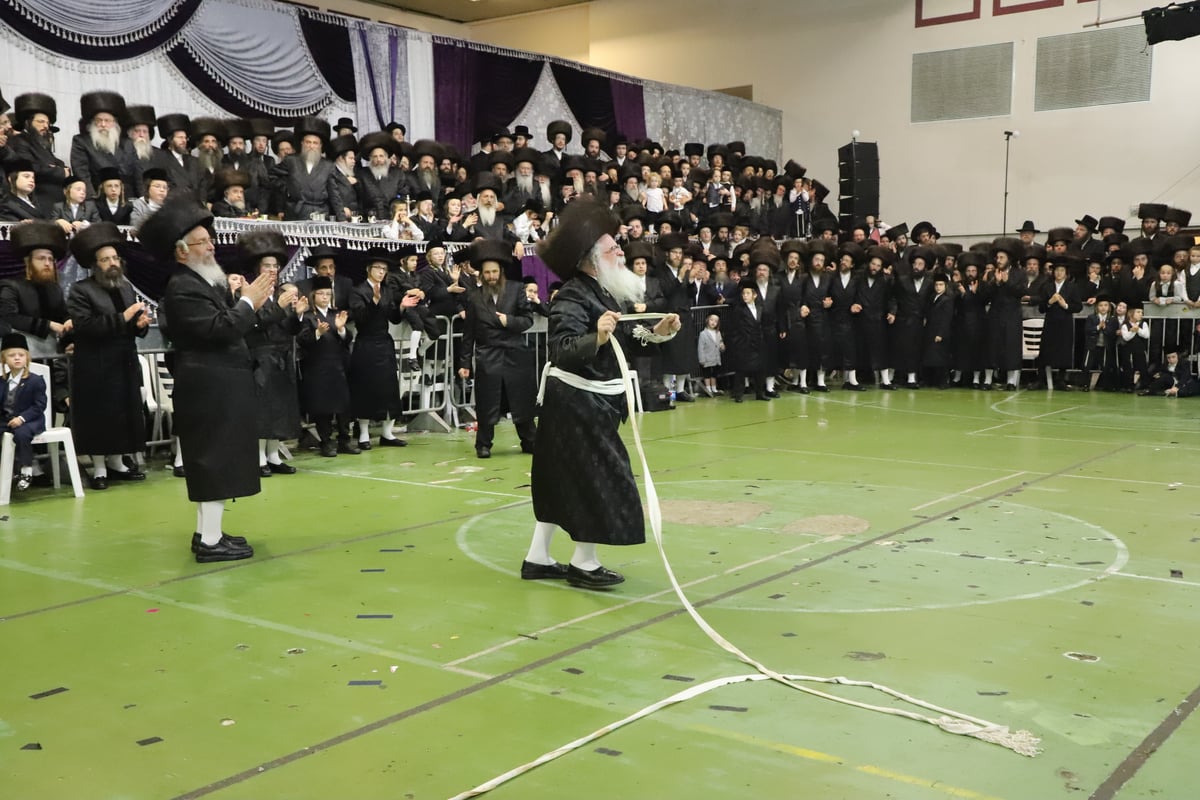 צפו: נישואי בן האדמו"ר מנדבורנה ירושלים