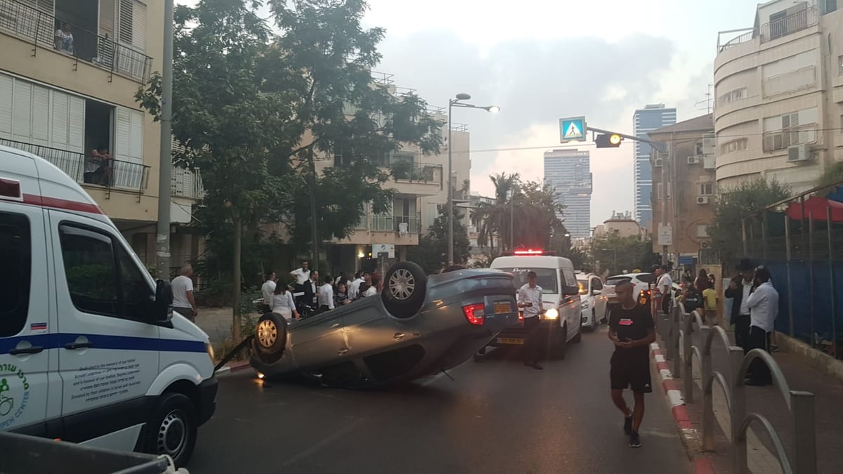 נס: נהג התהפך עם רכבו בבני ברק ונפצע קל בלבד