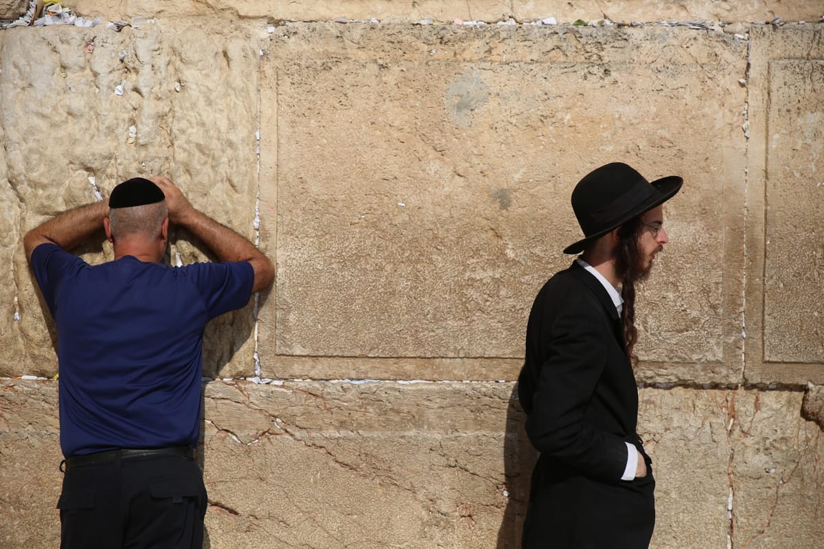 אלול: בכותל המערבי תקעו בשופר • תיעוד