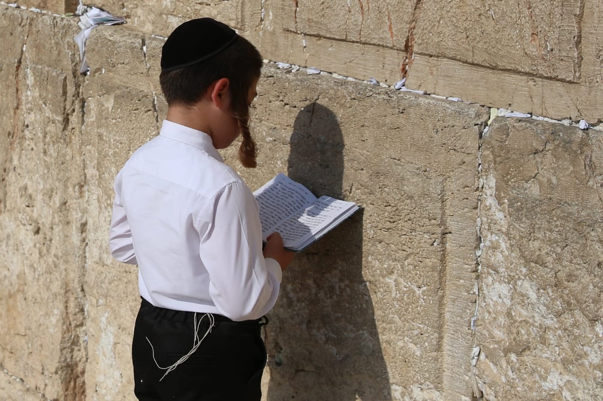 אלול: בכותל המערבי תקעו בשופר • תיעוד