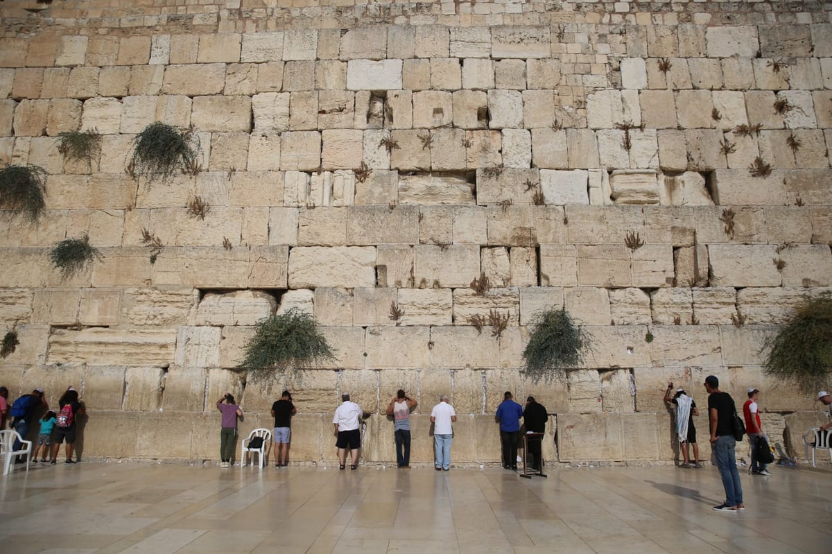 אלול: בכותל המערבי תקעו בשופר • תיעוד