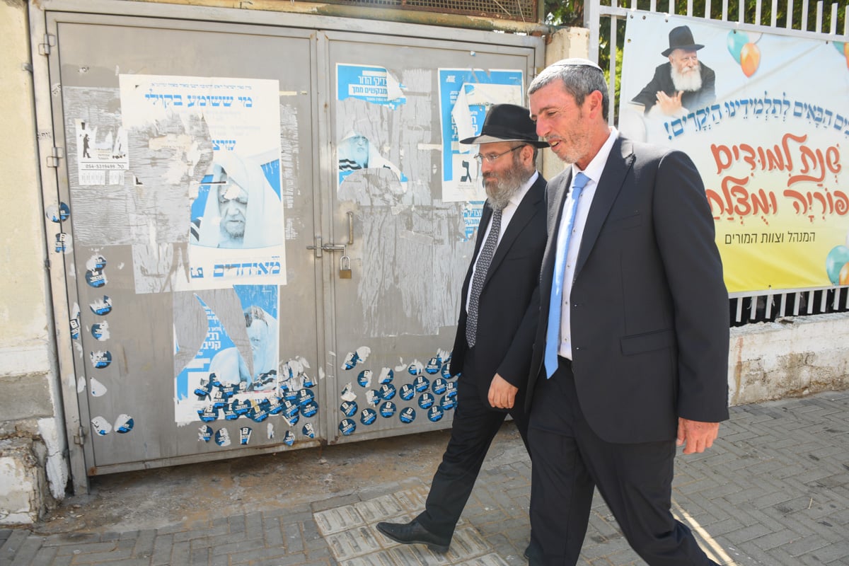 ילד שעלה מאיראן ולומד בחב"ד נפגש עם פרוש ופרץ