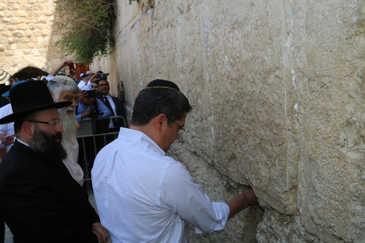 נשיא הונדורס ביקר בעיר בני ברק. תיעוד