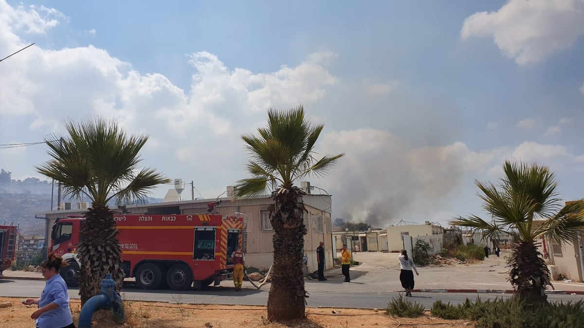 שריפת קוצים ליד מודיעין עילית; גן ילדים - פונה