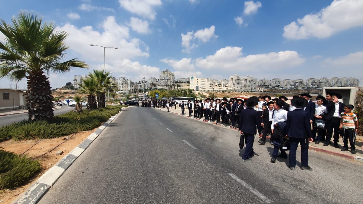 שריפת קוצים ליד מודיעין עילית; גן ילדים - פונה